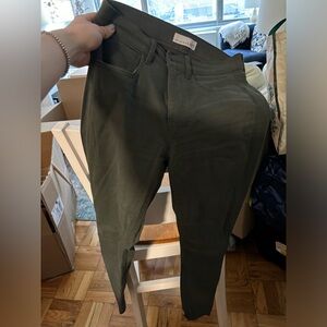 Ann Taylor LOFT olive green skinny jegging style pant size 25/0